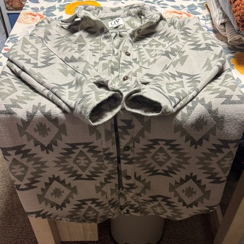 LIV Women's Gray Patterned Jacket - Picture 3 of 3